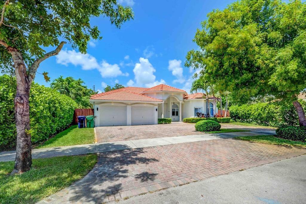 Miami 5Br Villa W Heated Pool, Games & Bbq L01 Катлер-Бей Екстер'єр фото